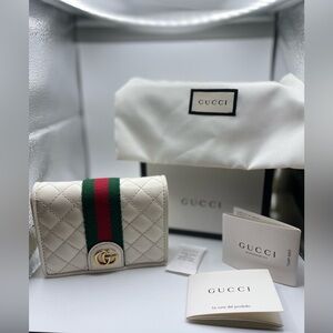 Gucci GG Marmont White Quilted Compact Wallet 100% Authentic